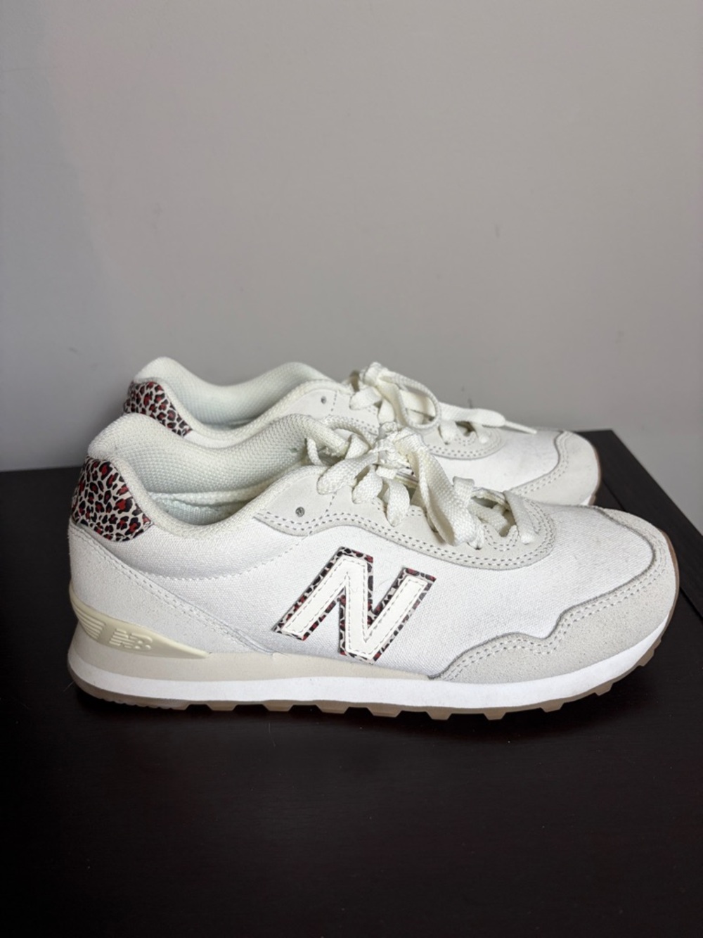 New Balance 515 V3 Classics Womens Shoes Leopard White Lace Up TRENDY Sz 7 - Picture 2 of 11